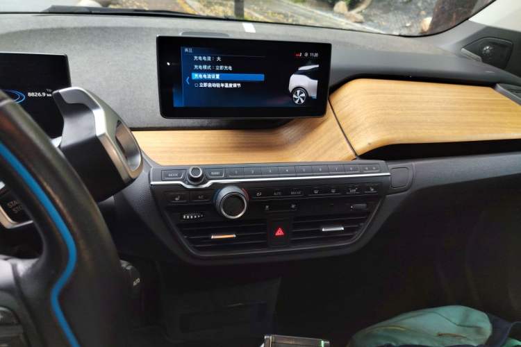 Used BMW i3 2019 Fast Charging Edition Audio And AC Panel