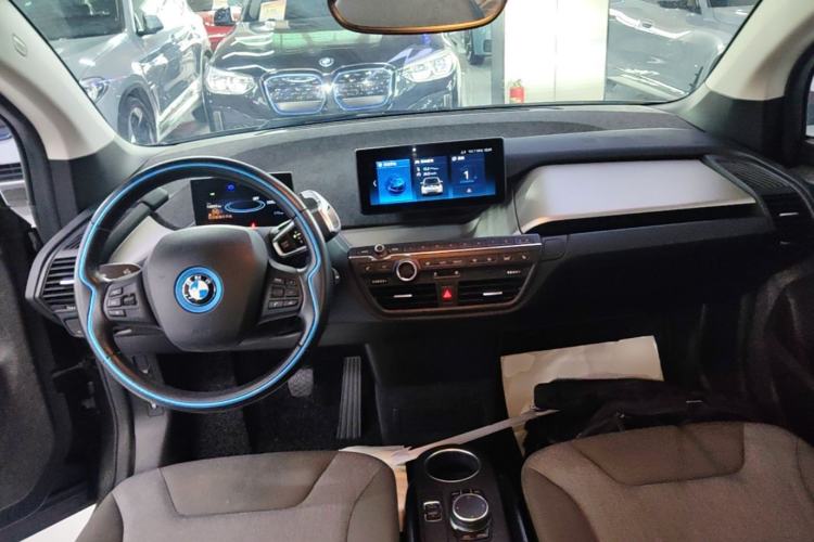 Used BMW i3 2019 Fast Charging Edition Center Console