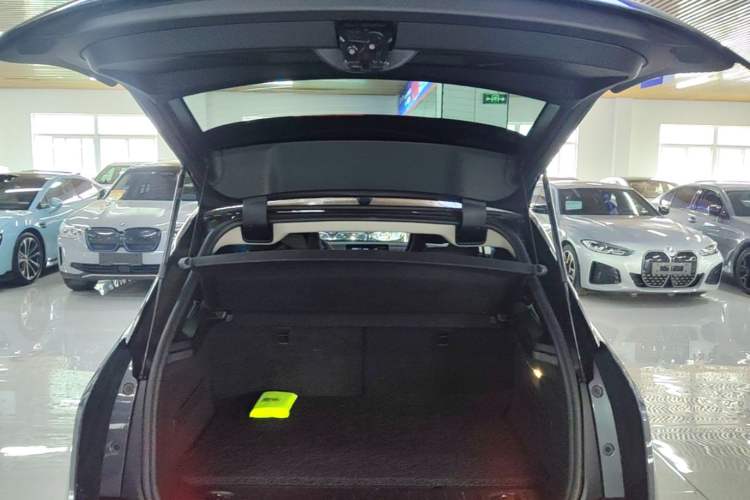 Used BMW i3 2019 Fast Charging Edition Trunk