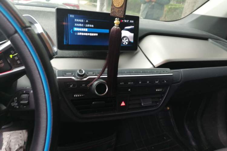 Used BMW i3 2019 Fast Charging Edition Audio And AC Panel