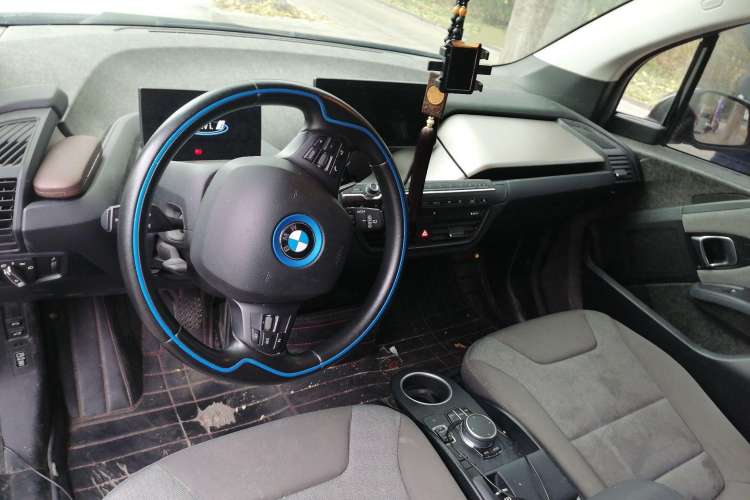 Used BMW i3 2019 Fast Charging Edition Center Console