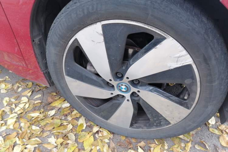 Used BMW i3 2019 Fast Charging Edition Right Front Wheel Hub