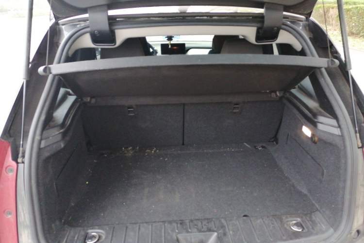 Used BMW i3 2019 Fast Charging Edition Trunk