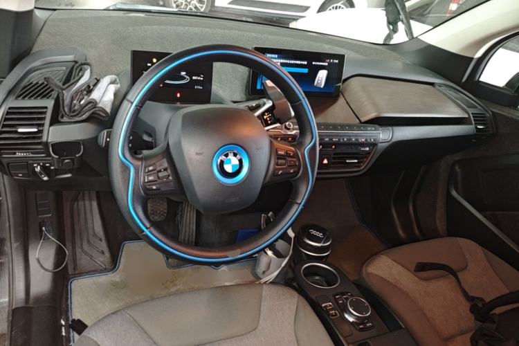 Used BMW i3 2019 Fast Charging Edition Center Console
