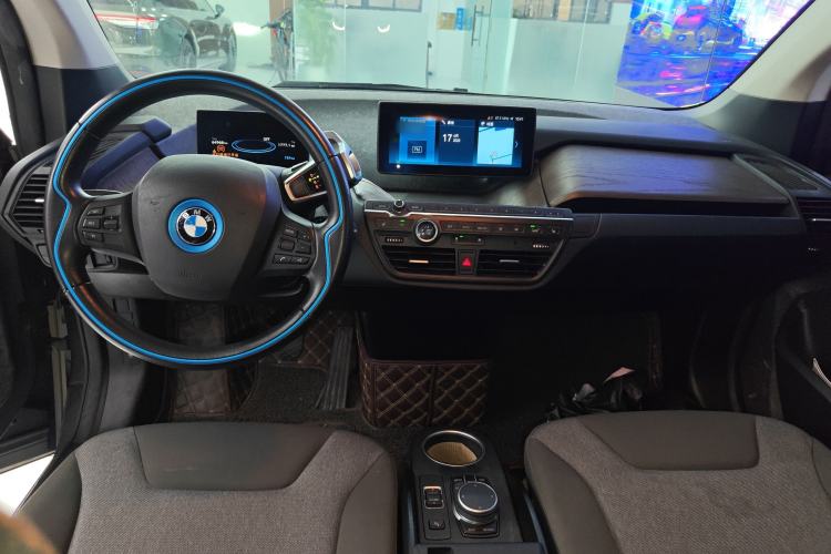 Used BMW i3 2019 Fast Charging Edition Center Console