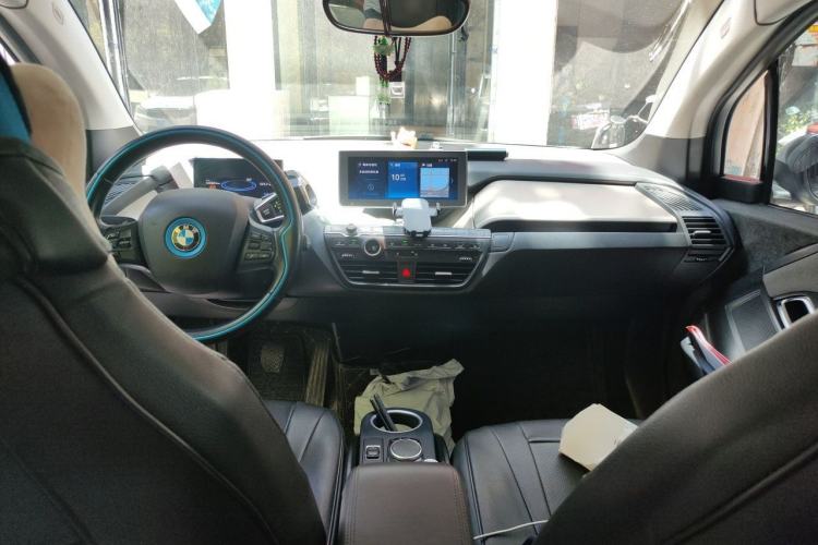 Used BMW i3 2019 Fast Charging Edition Center Console