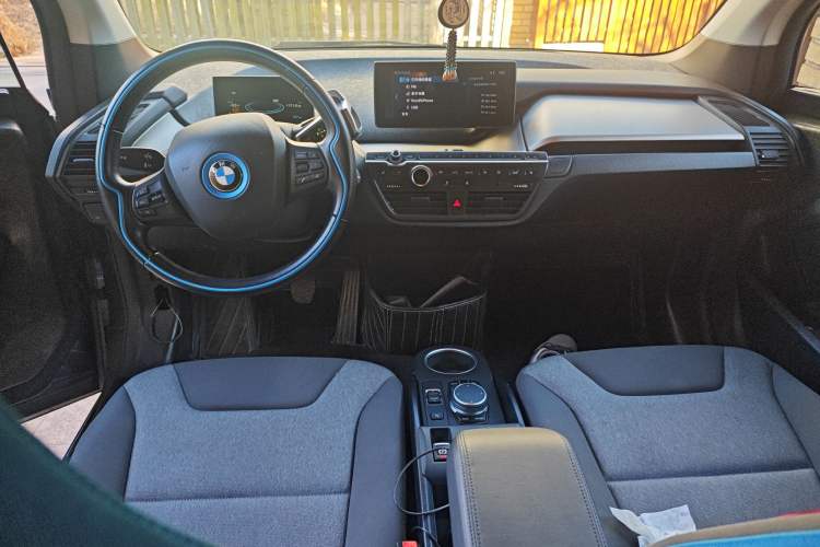 Used BMW i3 2019 Fast Charging Edition Center Console
