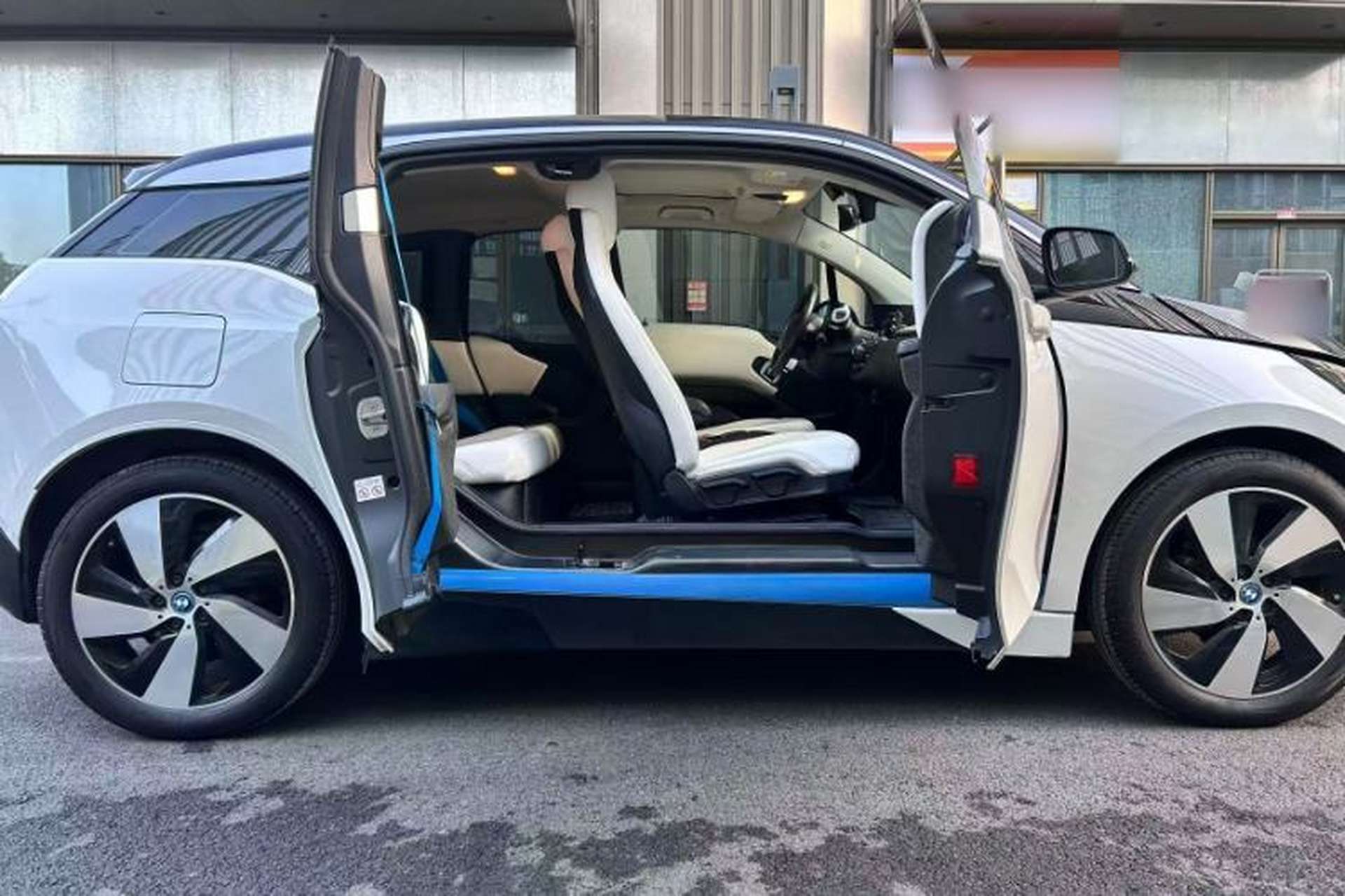 Used BMW i3 2019 Fast Charging Edition Interior 4