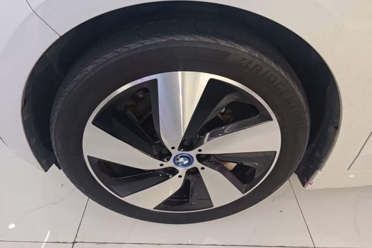 Used BMW i3 2019 Fast Charging Edition Left Front Wheel Hub