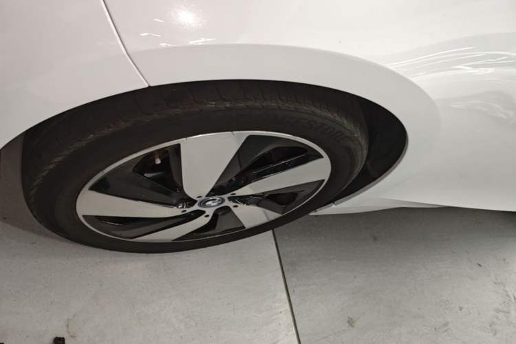 Used BMW i3 2019 Fast Charging Edition Left Front Wheel Hub