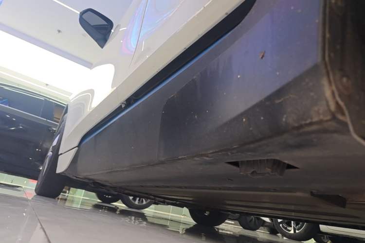 Used BMW i3 2019 Fast Charging Edition Left Side Sill