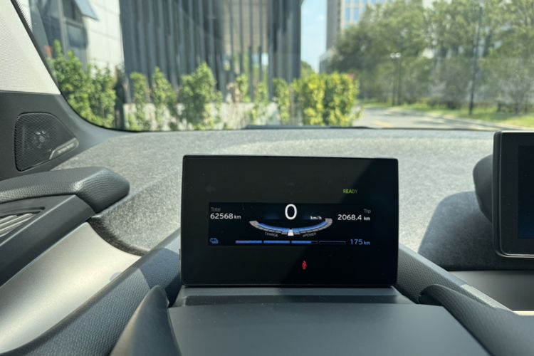 Used BMW i3 2019 Fast Charging Edition Odometer Close Up