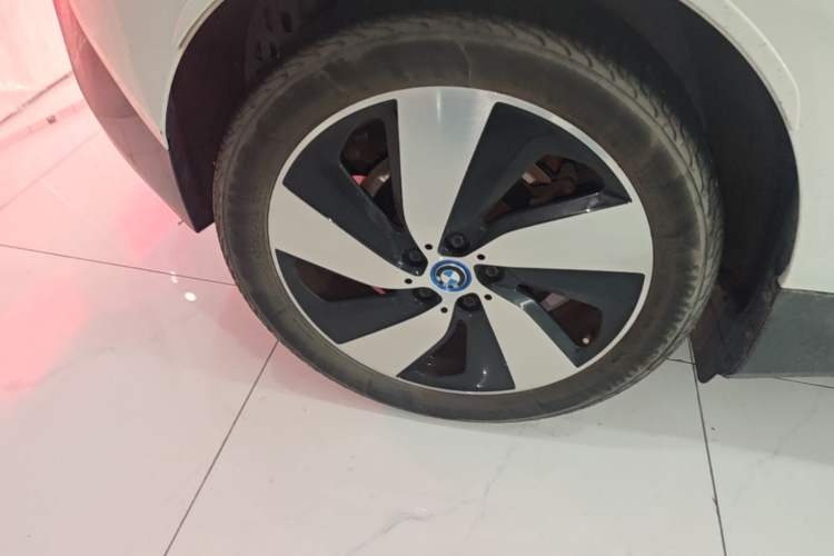 Used BMW i3 2019 Fast Charging Edition Right Rear Wheel Hub