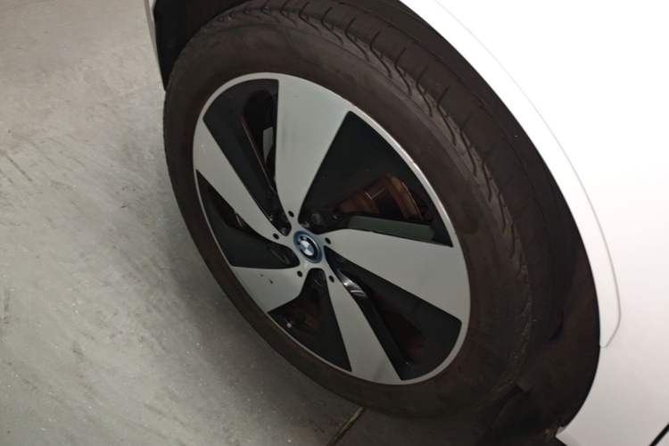 Used BMW i3 2019 Fast Charging Edition Right Rear Wheel Hub