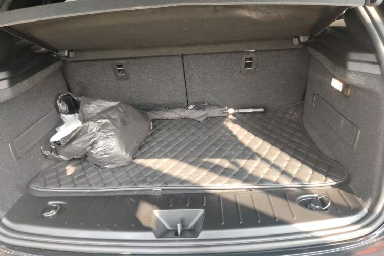 Used BMW i3 2019 Fast Charging Edition Trunk