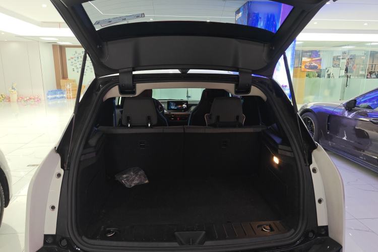 Used BMW i3 2019 Fast Charging Edition Trunk