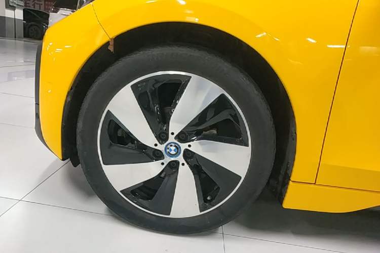 Used BMW i3 2019 Fast Charging Edition Left Front Wheel Hub