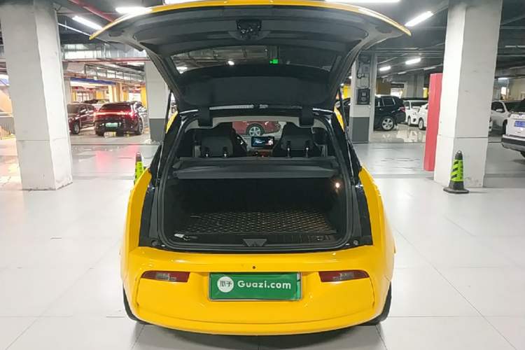 Used BMW i3 2019 Fast Charging Edition Trunk