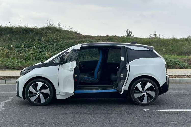 Used BMW i3 2020 Fast Charging and Smooth Driving Edition Exterior 4