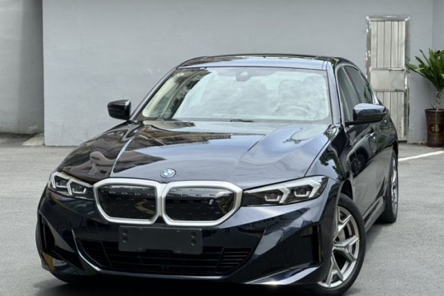 Ojetý BMW i3 2022 eDrive 35 L