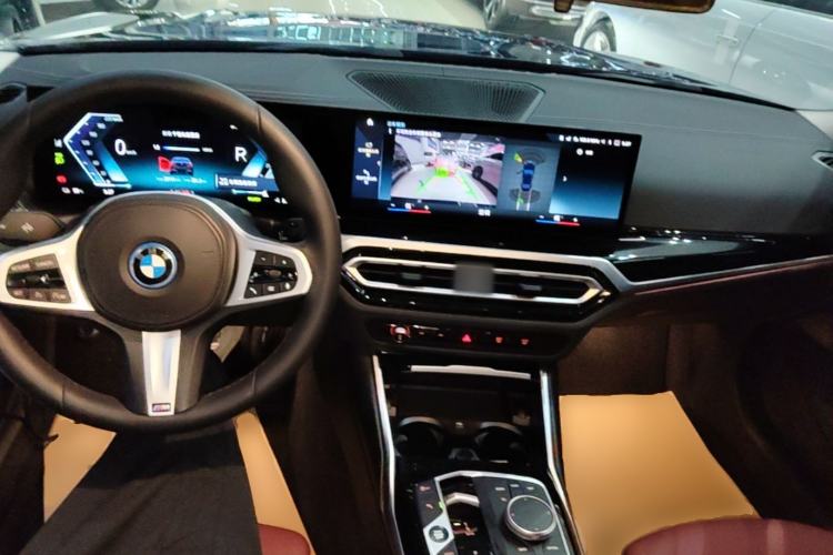 Used BMW i3 2022 eDrive 35 L Center Console