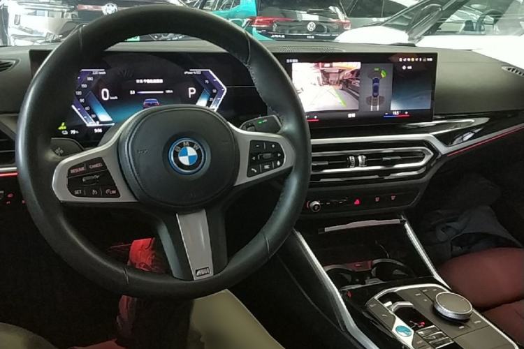 Used BMW i3 2022 eDrive 35 L Center Console