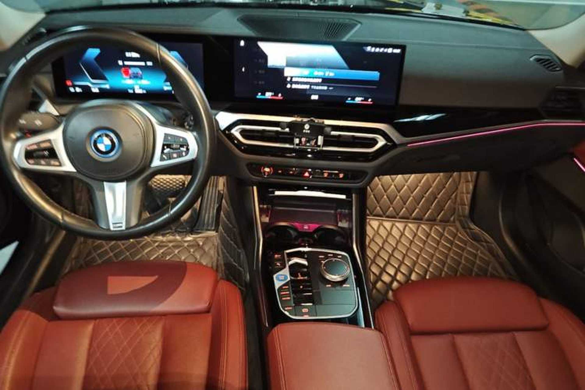 Used BMW i3 2022 eDrive 35 L Center Console