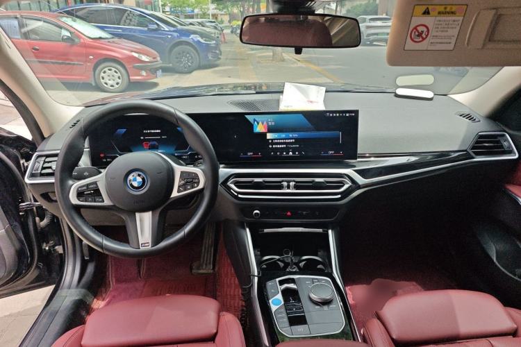 Used BMW i3 2022 eDrive 35 L Center Console