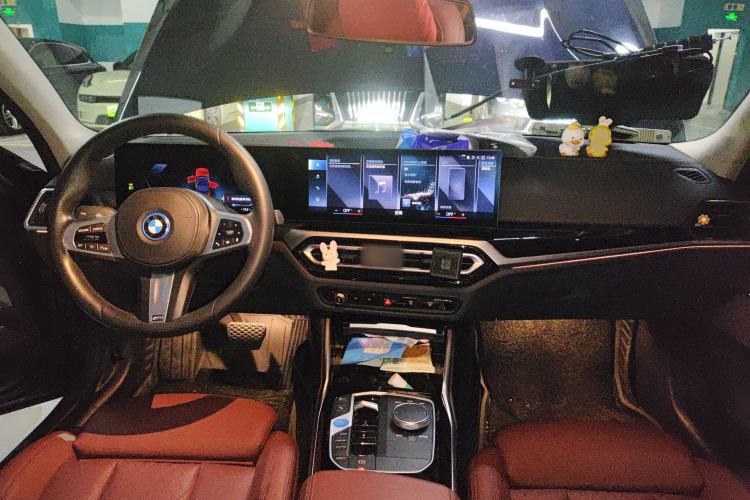 Used BMW i3 2022 eDrive 35 L Center Console