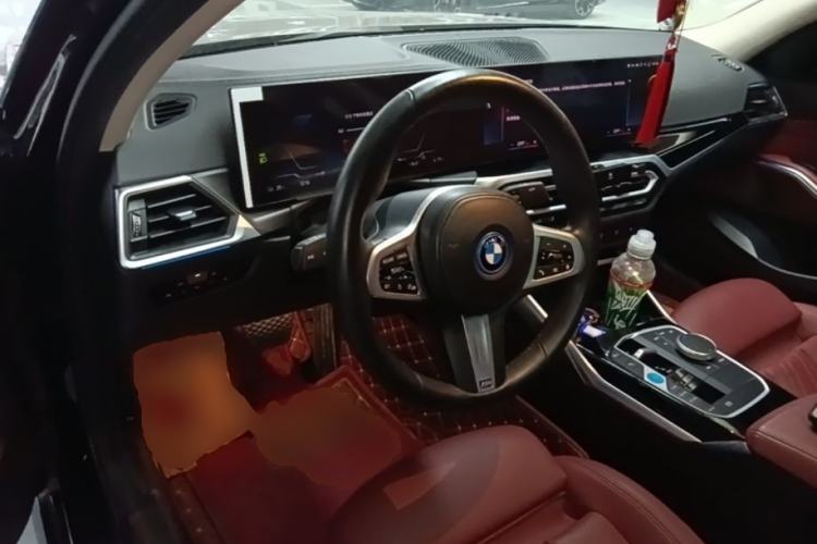 Used BMW i3 2022 eDrive 35 L Center Console