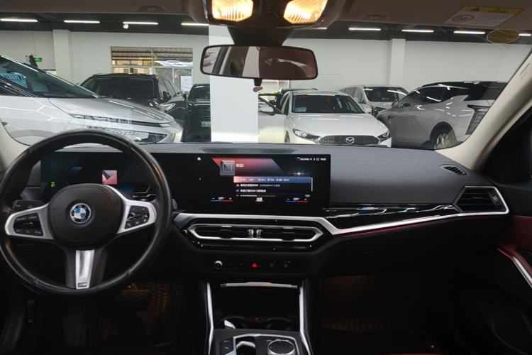 Used BMW i3 2022 eDrive 35 L Center Console