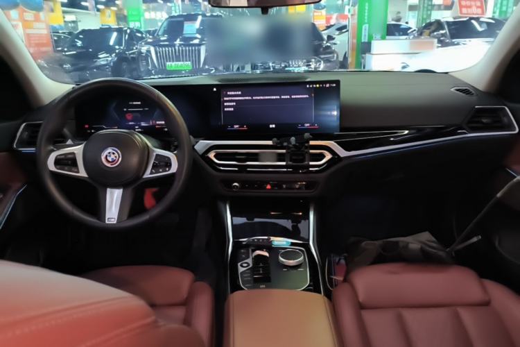 Used BMW i3 2022 eDrive 35 L Center Console