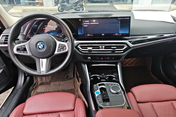 Used BMW i3 2022 eDrive 35 L Center Console
