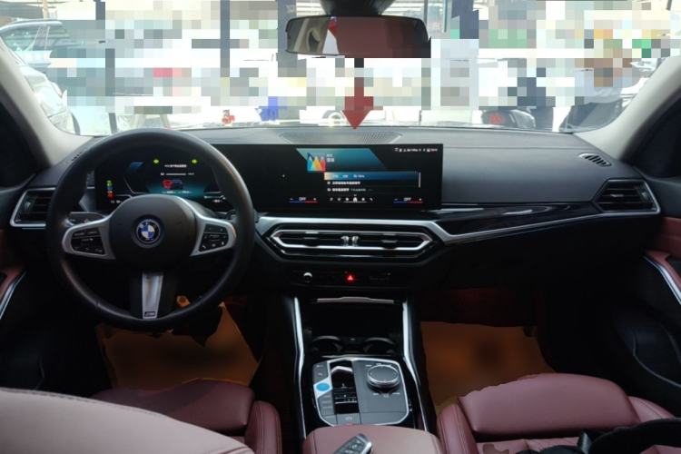 Used BMW i3 2022 eDrive 35 L Center Console
