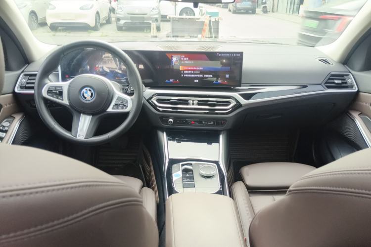 Used BMW i3 2022 eDrive 35 L Center Console