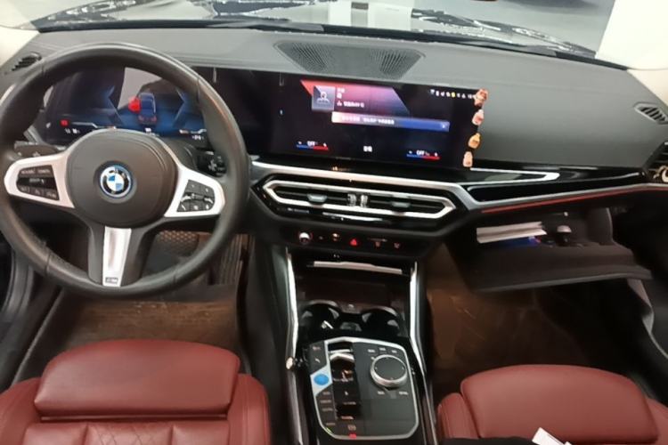 Used BMW i3 2022 eDrive 35 L Center Console