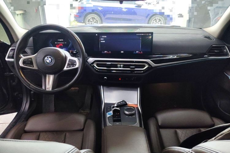 Used BMW i3 2022 eDrive 35 L Center Console