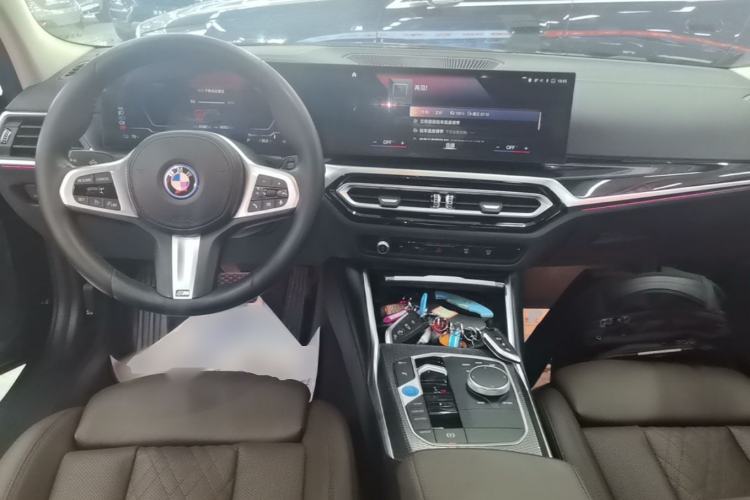 Used BMW i3 2022 eDrive 35 L Center Console