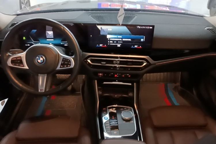 Used BMW i3 2022 eDrive 35 L Center Console