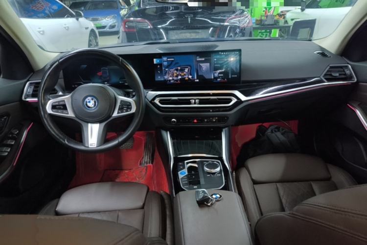 Used BMW i3 2022 eDrive 35 L Center Console