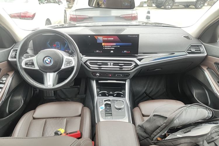 Used BMW i3 2022 eDrive 35 L Center Console