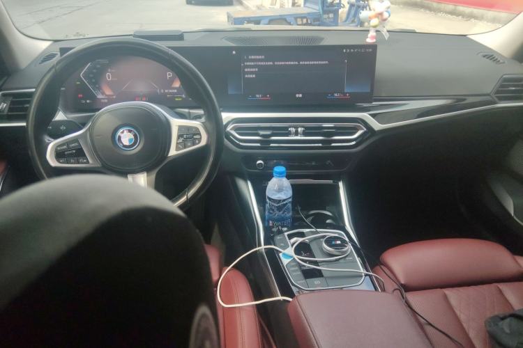 Used BMW i3 2022 eDrive 35 L Center Console