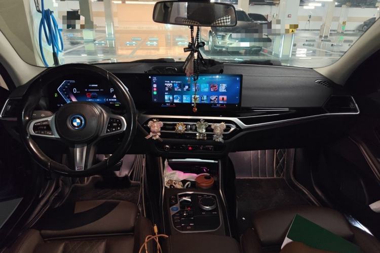 Used BMW i3 2022 eDrive 35 L Center Console
