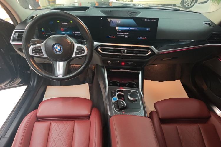 Used BMW i3 2022 eDrive 35 L Center Console