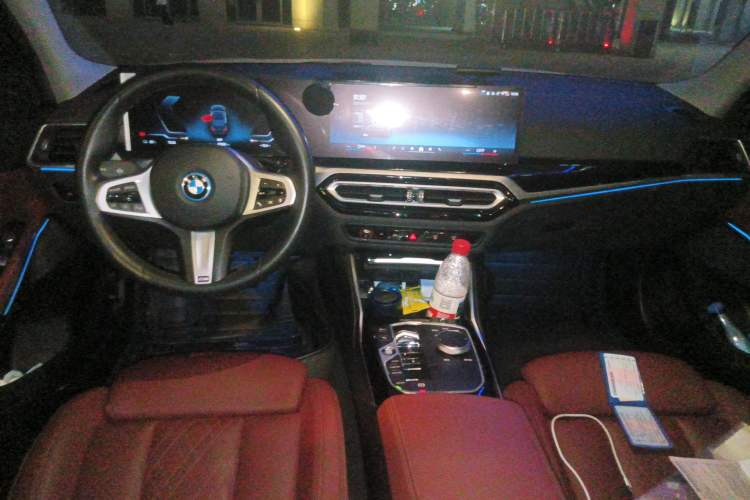 Used BMW i3 2022 eDrive 35 L Center Console