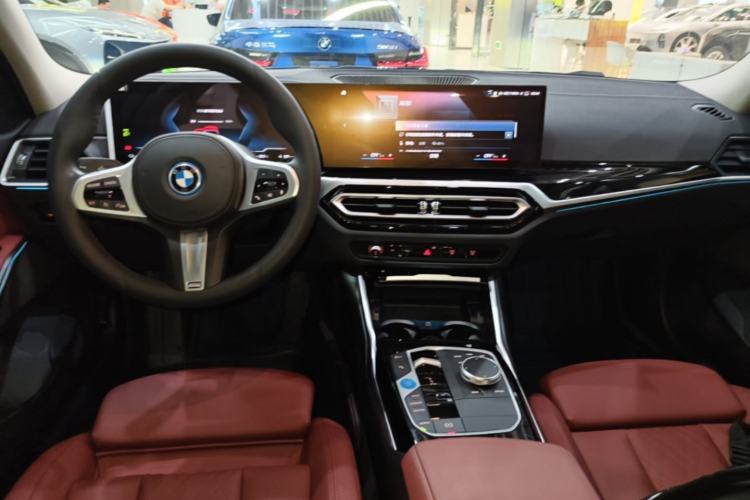 Used BMW i3 2022 eDrive 35 L Center Console