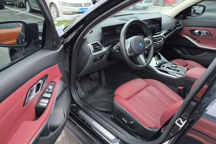 Used BMW i3 2022 eDrive 35 L Driver Seat