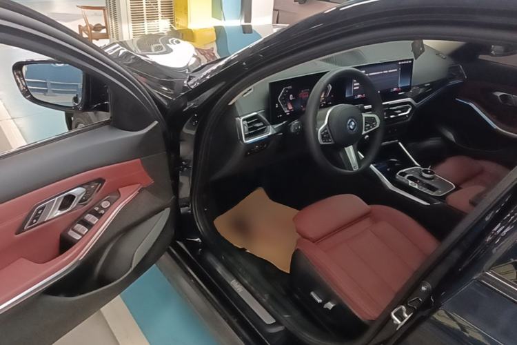 Used BMW i3 2022 eDrive 35 L Driver Seat