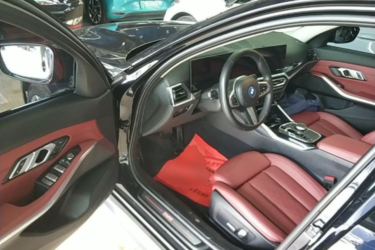 Used BMW i3 2022 eDrive 35 L Driver Seat