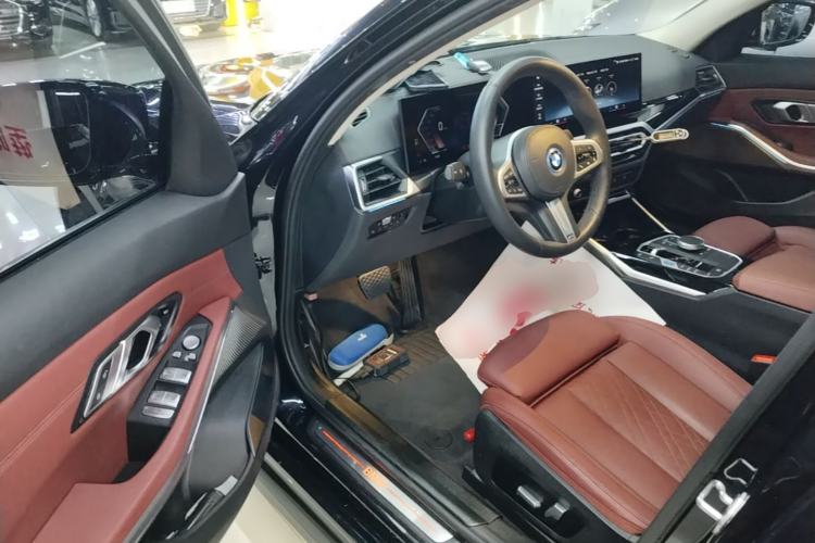Used BMW i3 2022 eDrive 35 L Driver Seat